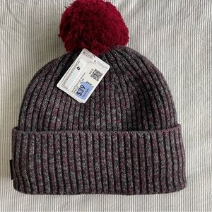 NWT Lululemon women’s textured fleece-lined knit beanie